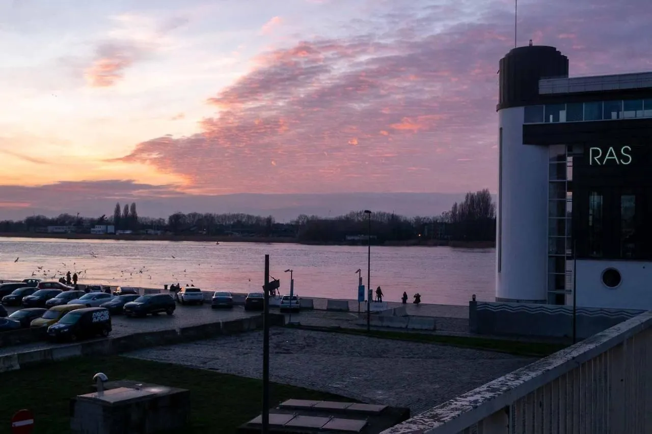 Antwerp For Two B&B Bed and breakfast